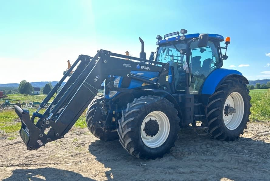 2011 New Holland T7040