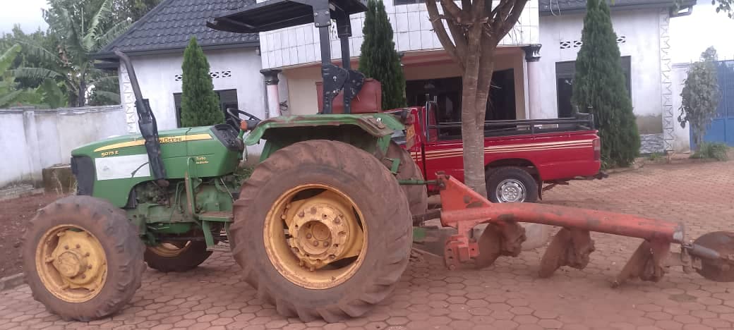 John Deere 5075E in excellent conditions