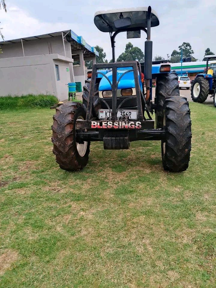 New Holland Tt75