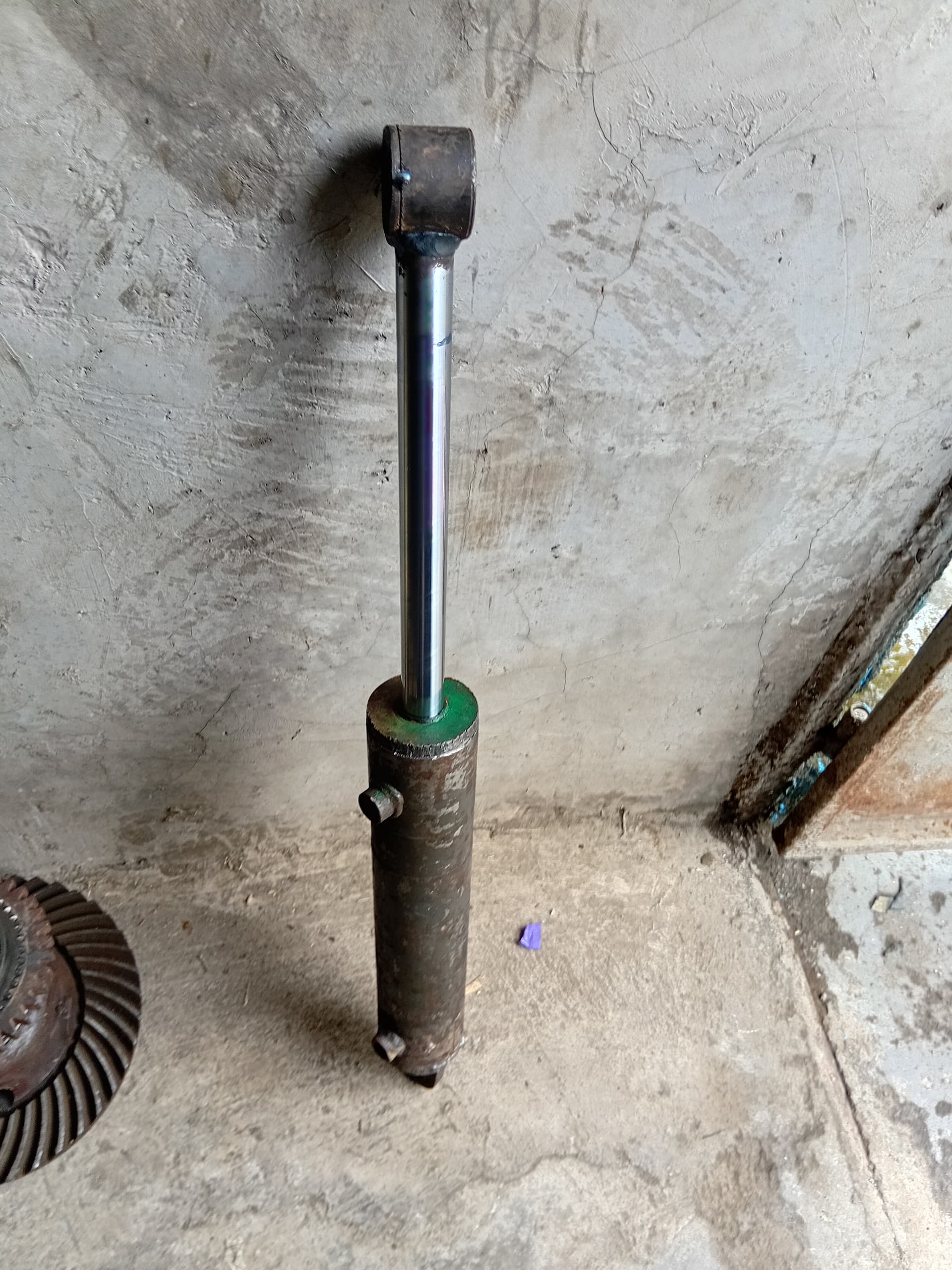 Hydraulic harrow ramp
