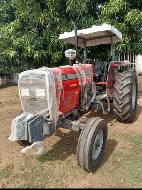 Massey Ferguson 375