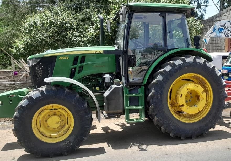 Jhon deree 6135B