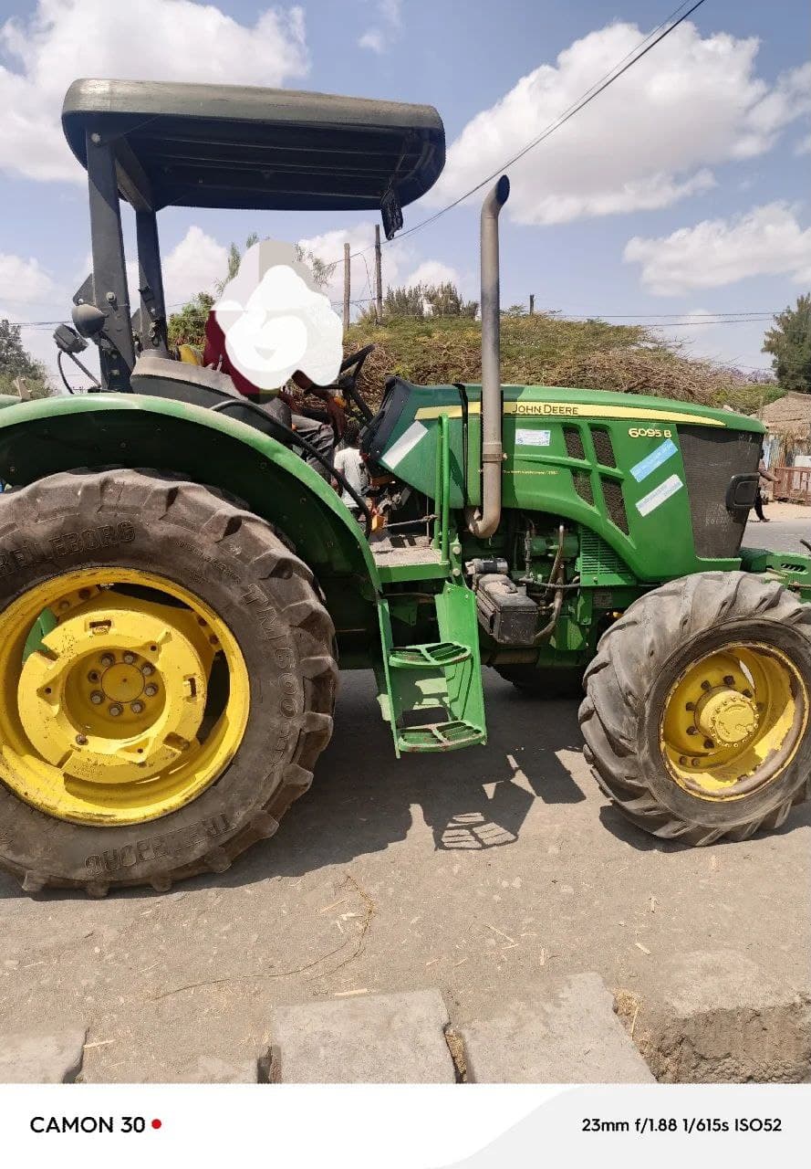 6095B John Deere