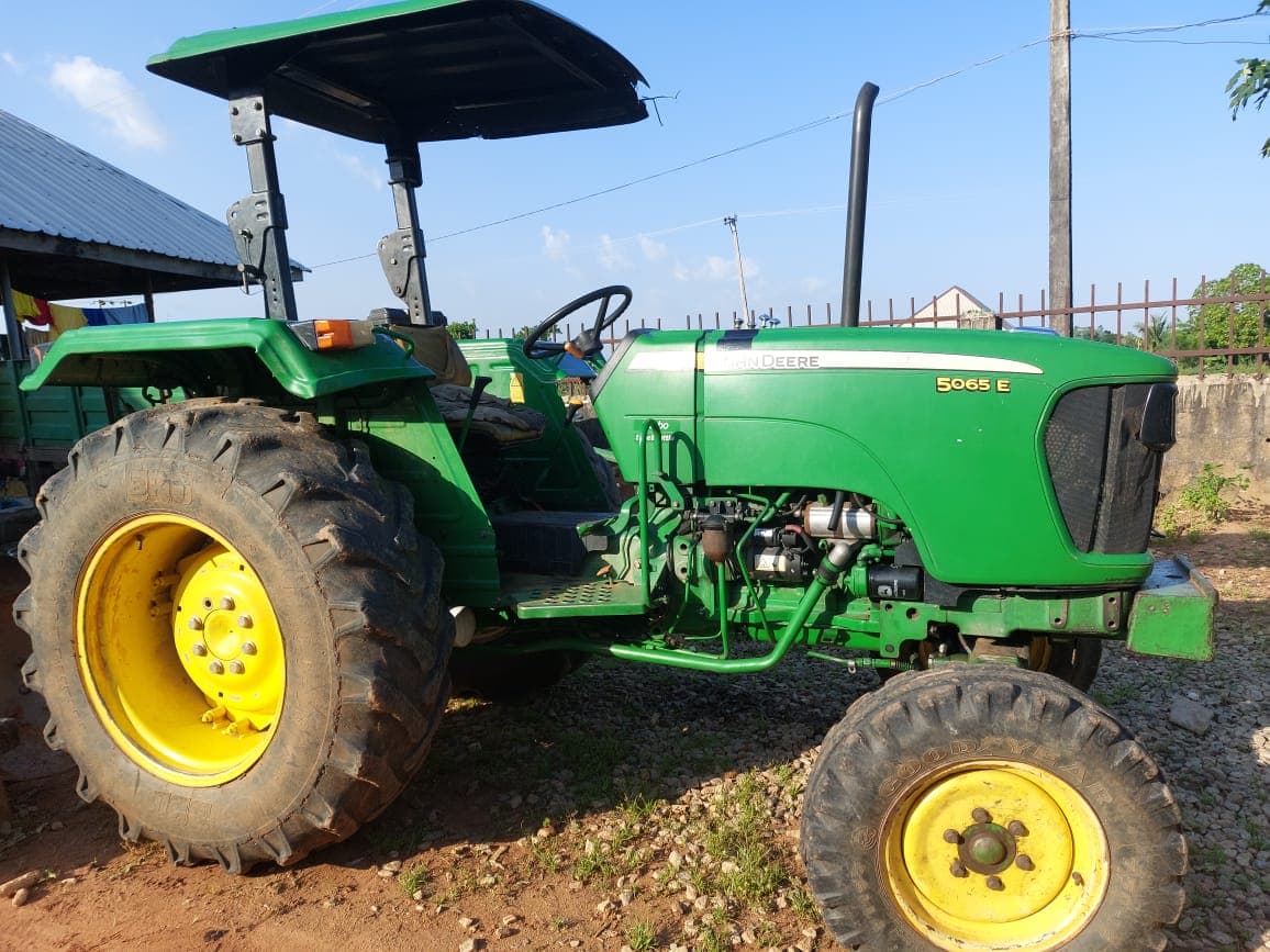 John Deere 65hp Model 5065E In perfect working condition