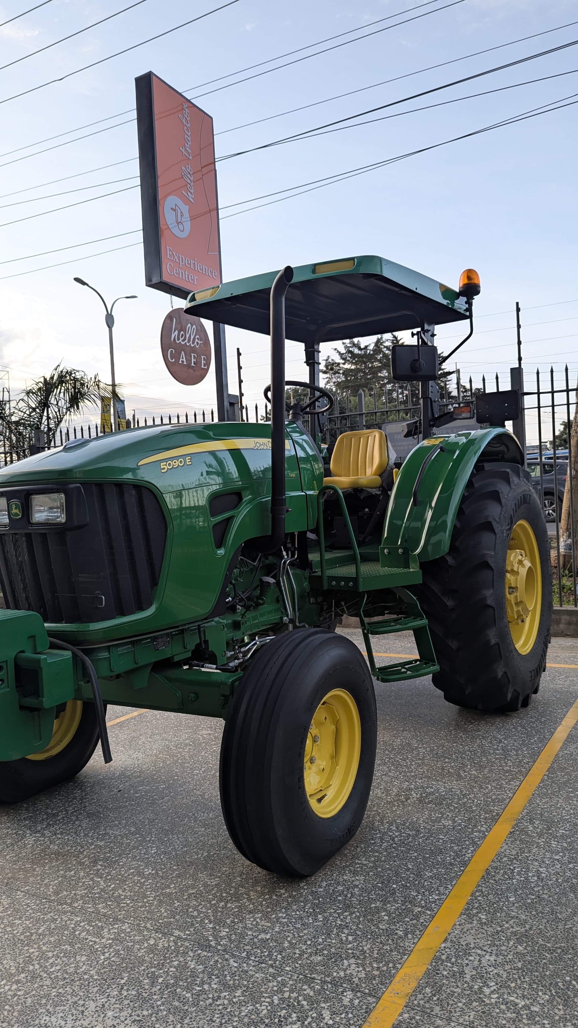 John Deere 5090