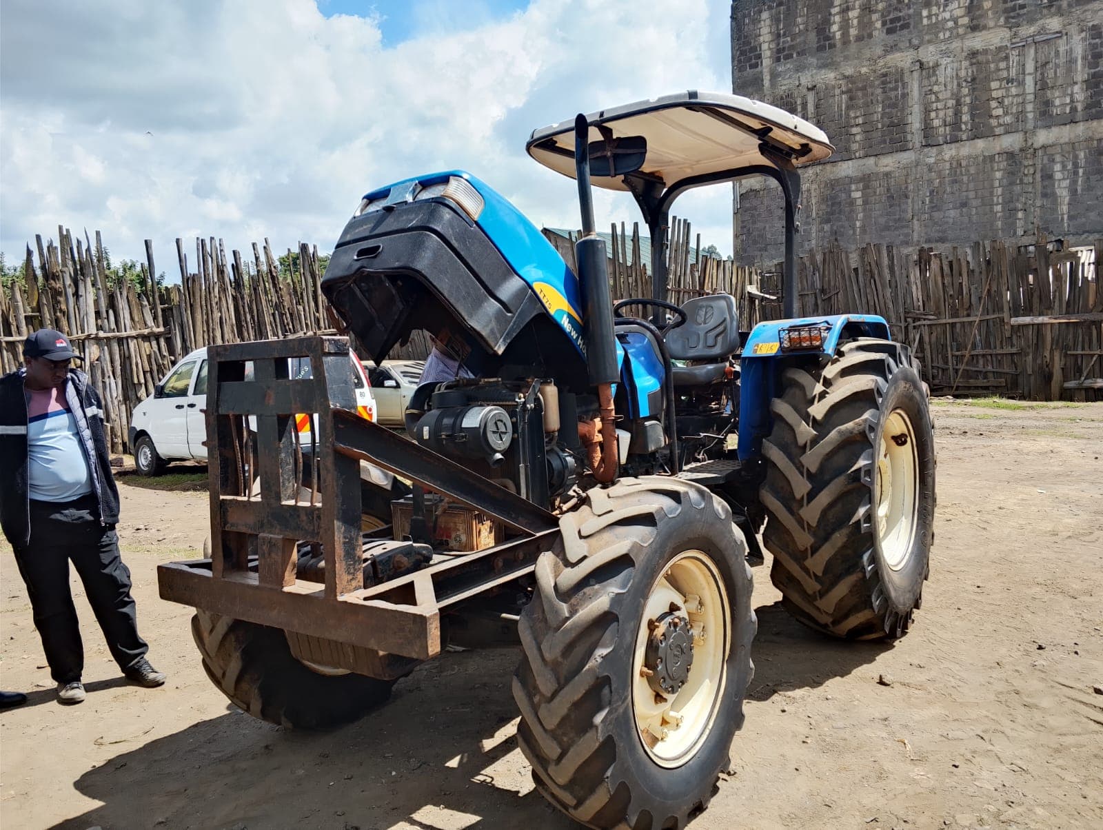 🚜 New Holland TT75 4WD